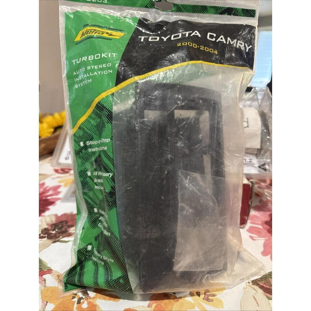 Metra Toyota Camry 2003 2004 auto stereo installation kit. 99–8203. ￼NEW